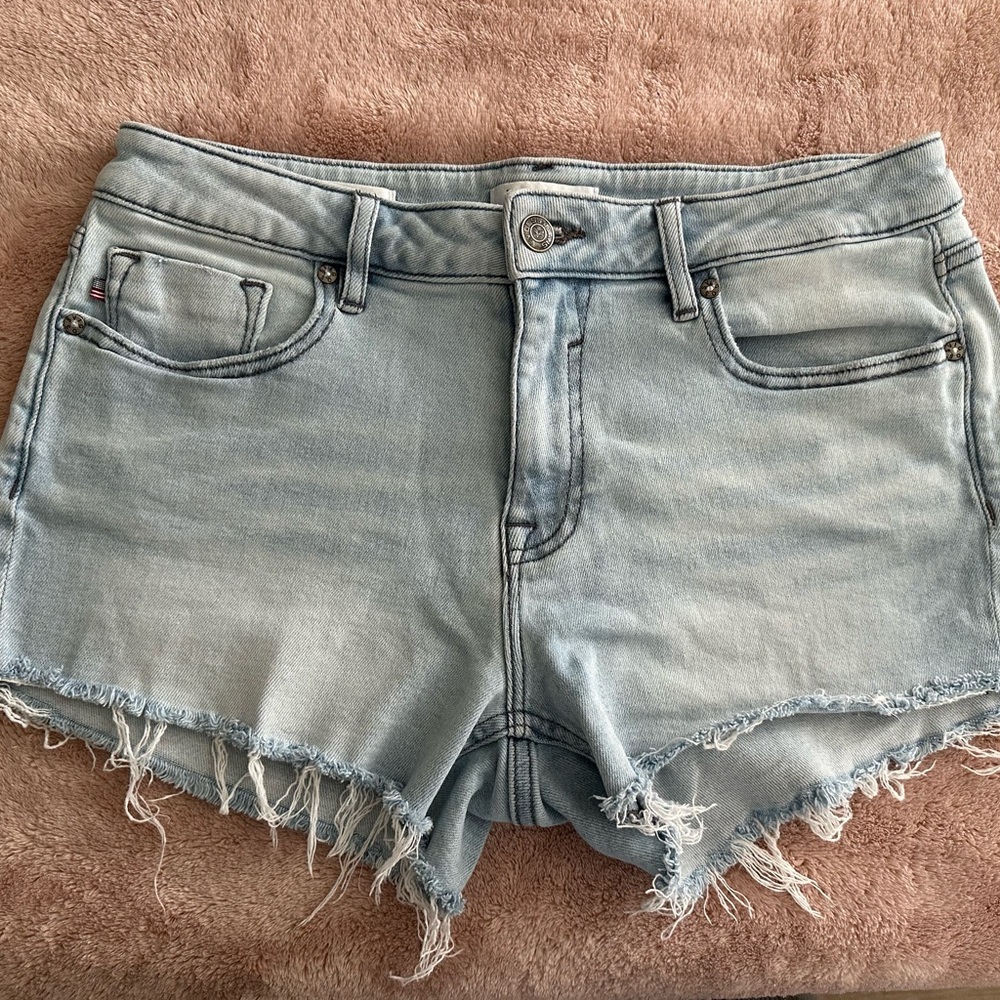 Vigoss Light Wash Frayed Hem Jean Shorts